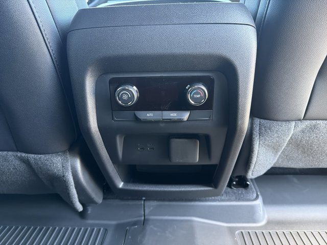 New 2026 Chevrolet Traverse LT image 30