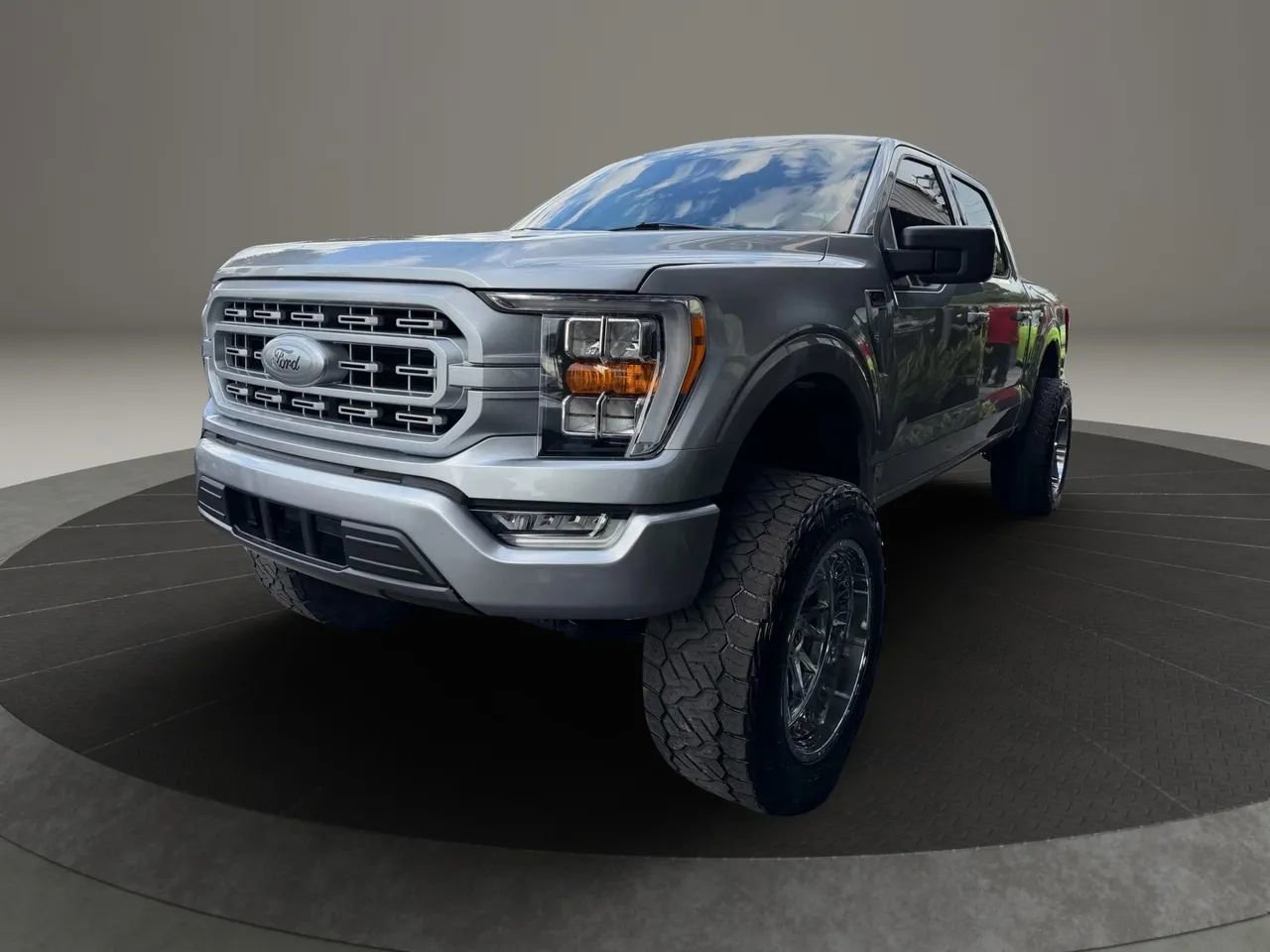 Used 2021 Ford F150 XLT w/ Equipment Group 302A High RWD image 7