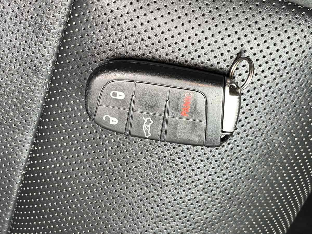 Used 2015 Dodge Challenger SXT Plus RWD image 36