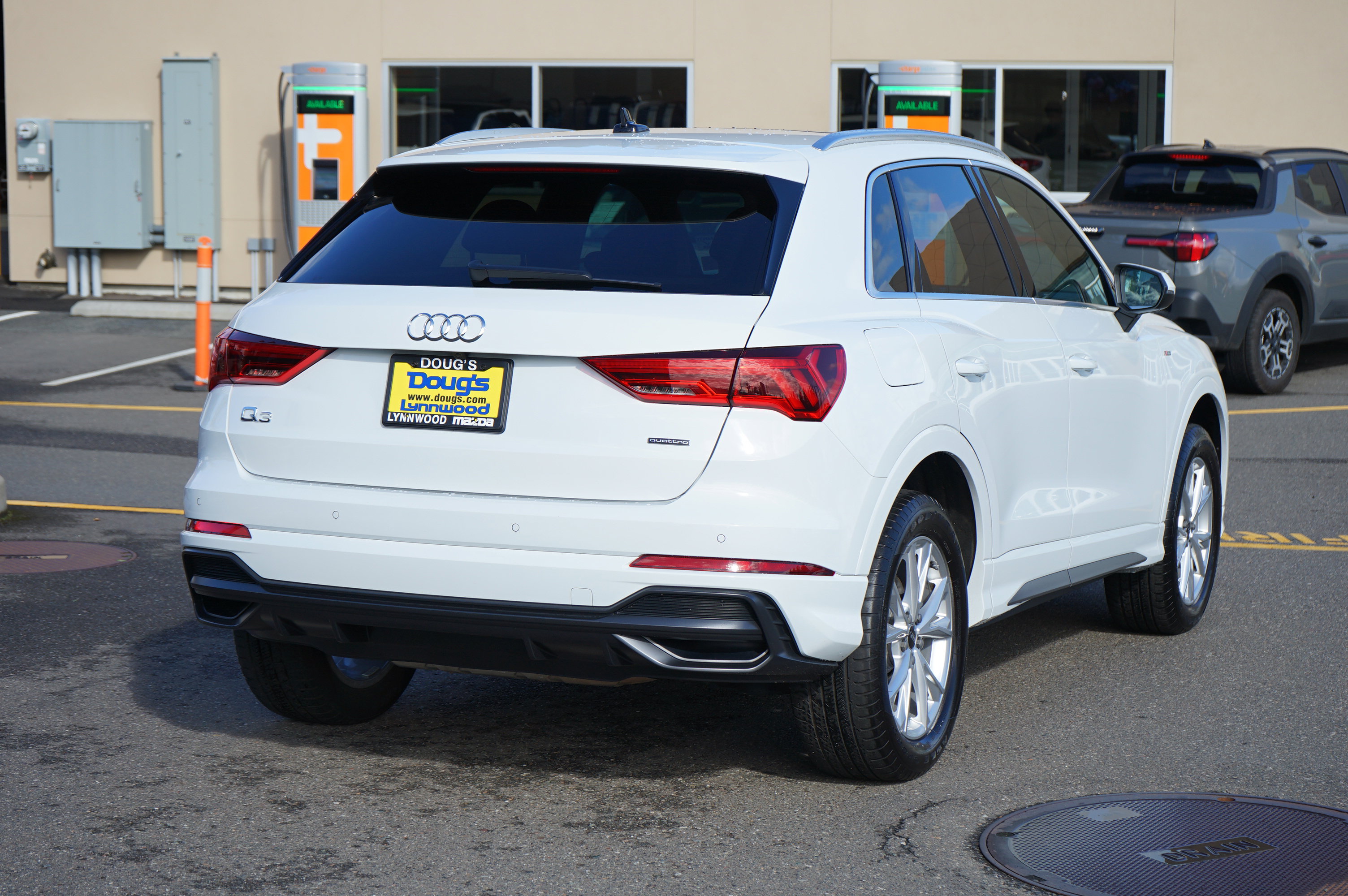 Used 2022 Audi Q3 2.0T Premium w/ Convenience Package image 4