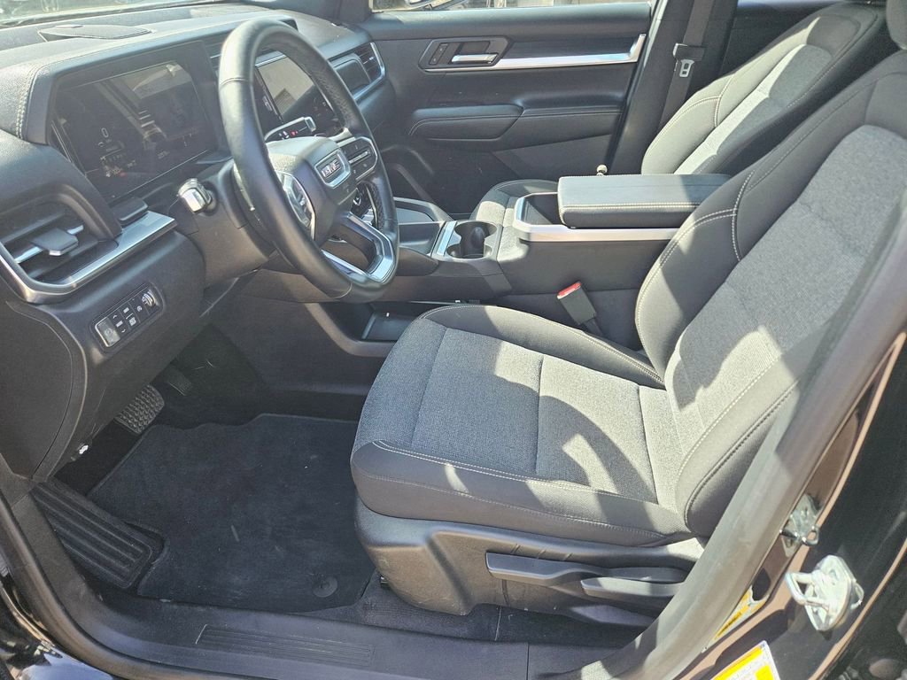 Used 2025 GMC Terrain Elevation image 11