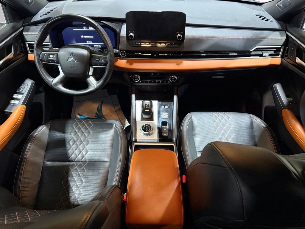 Used 2023 Mitsubishi Outlander SEL image 42