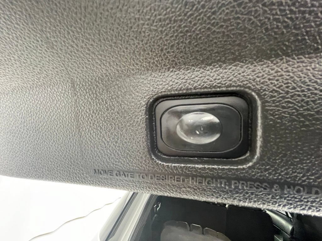 Used 2014 Ford Explorer XLT w/ Equipment Group 202A AWD/4WD image 8