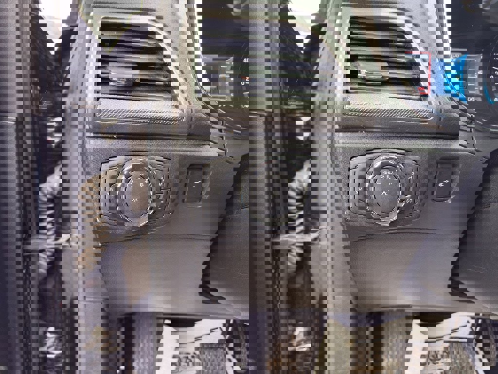 Used 2019 Ford Fusion SE w/ Equipment Group 151A image 11