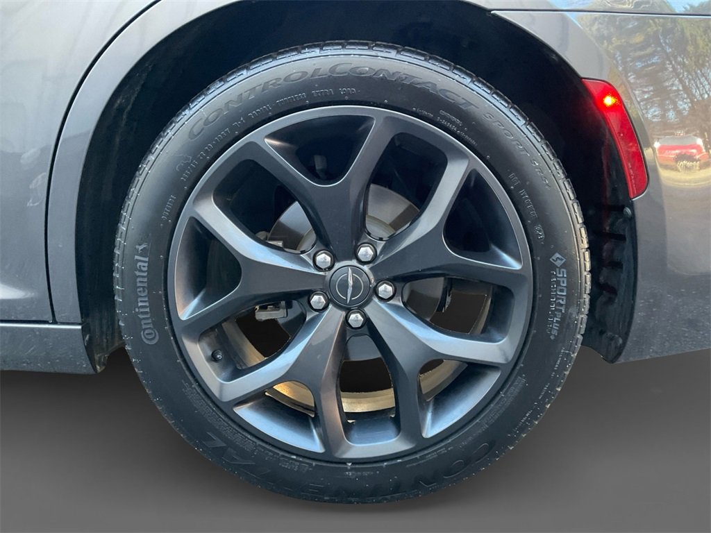 Used 2021 Chrysler 300 S w/ Popular Equipment Group image 8