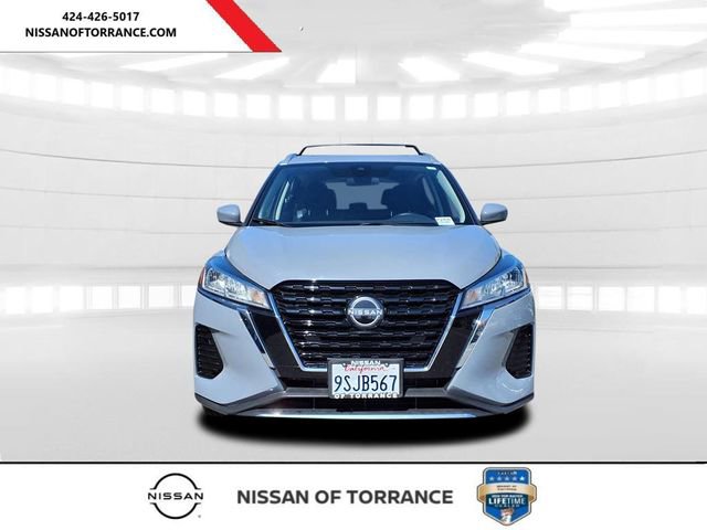 Used 2024 Nissan Kicks SV w/ Exterior Package FWD image 2