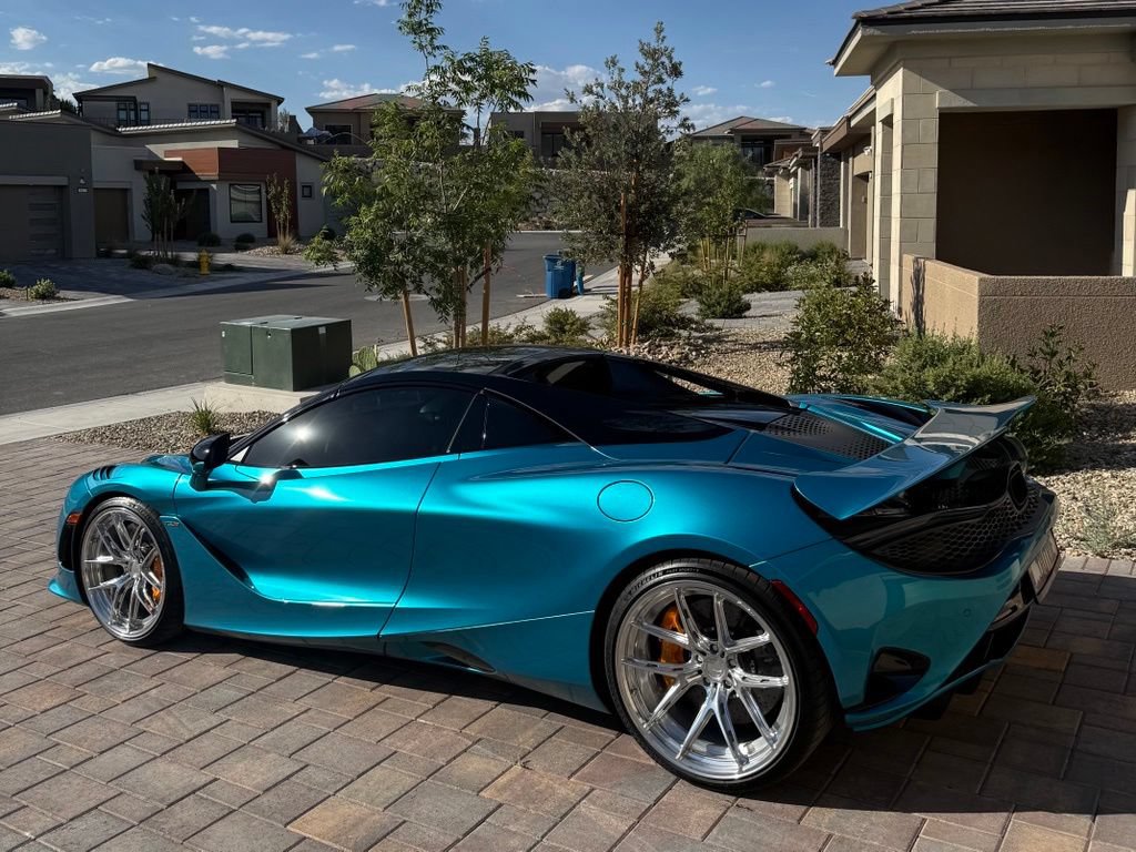 Used 2024 McLaren 750S Spider RWD image 8
