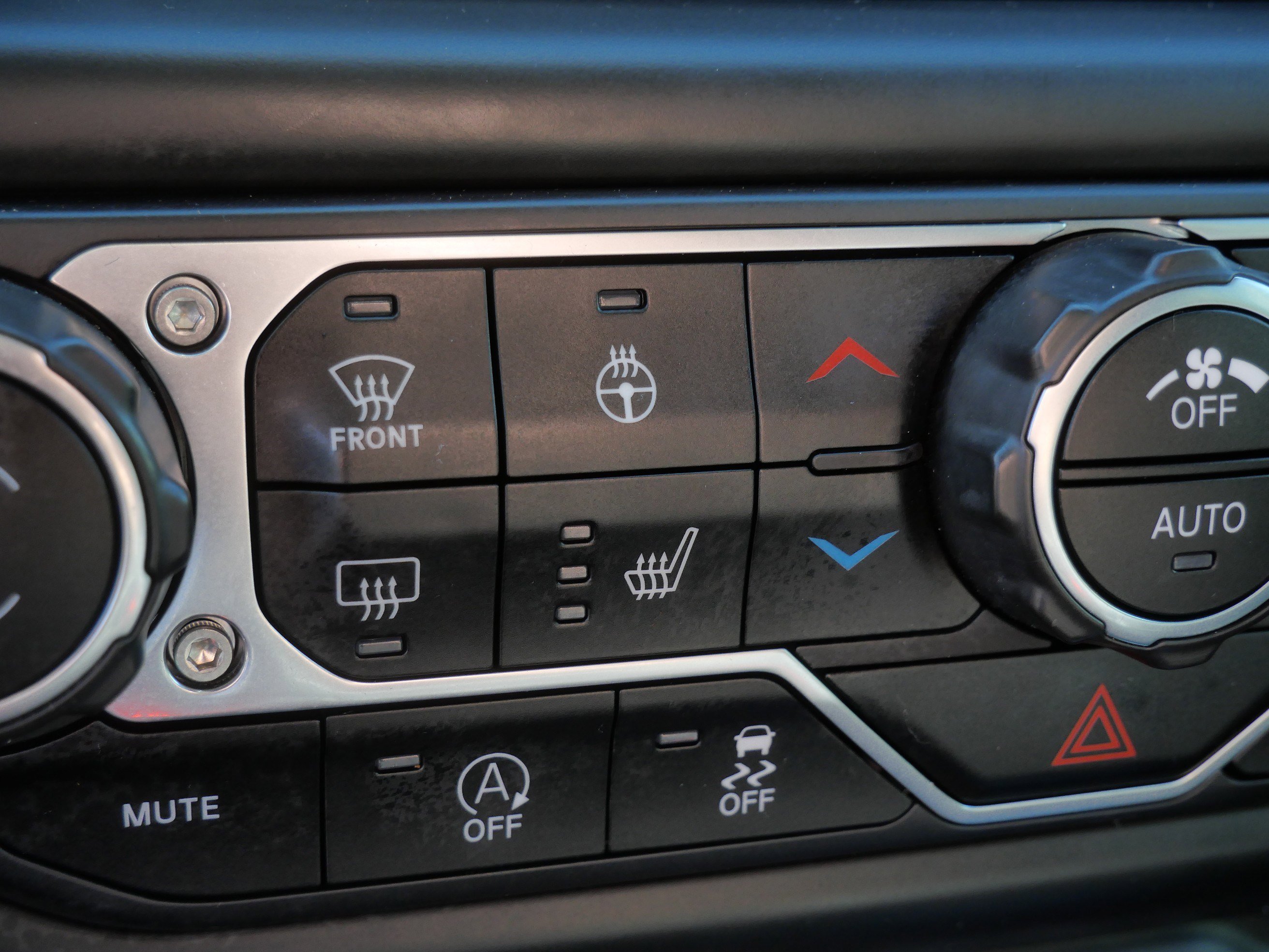 Used 2021 Jeep Wrangler Unlimited Sahara AWD/4WD image 28