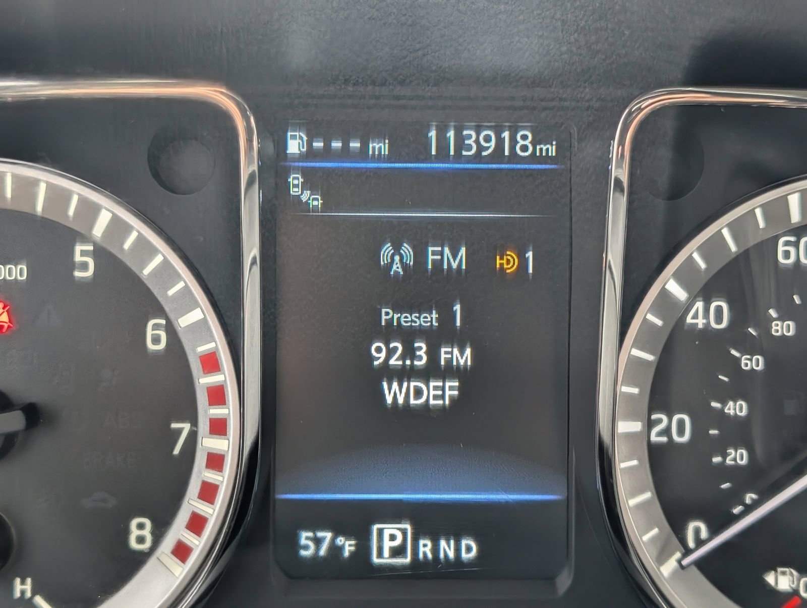 Used 2019 Nissan Titan SV w/ SV Convenience Package image 6