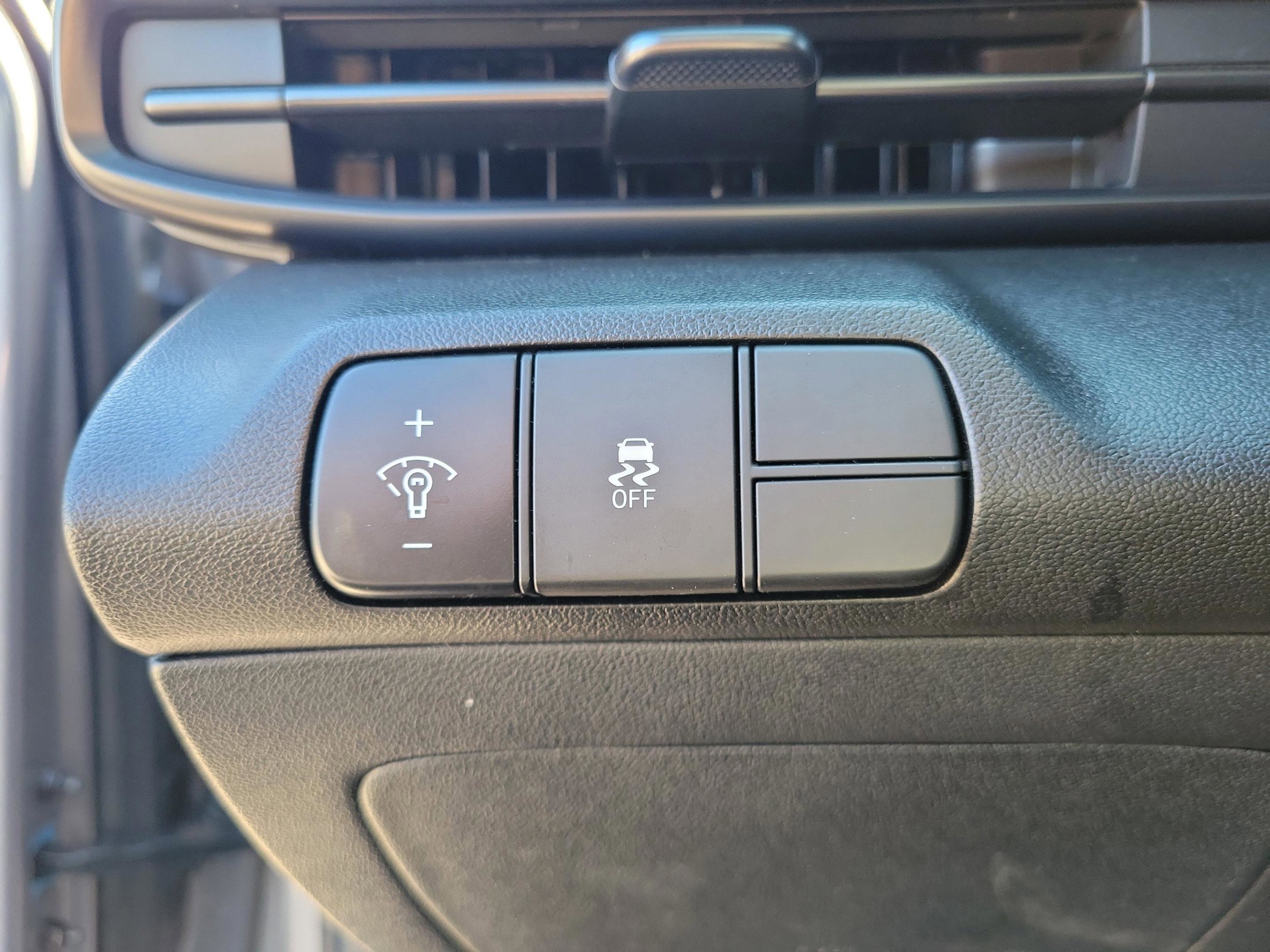 Used 2025 Hyundai Elantra Sport image 20