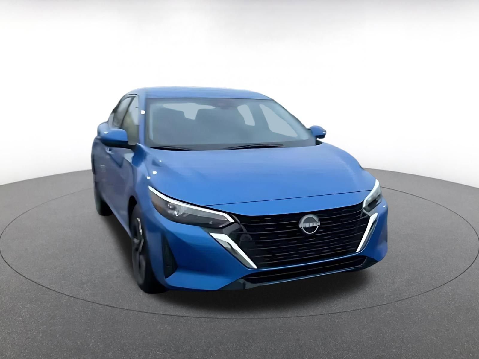 Used 2025 Nissan Sentra SV image 3