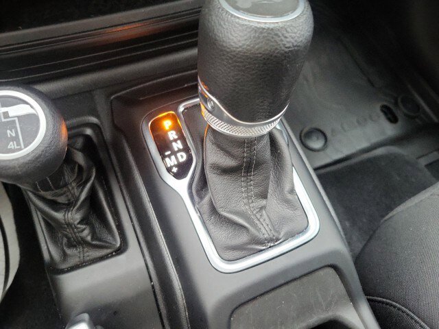 Used 2023 Jeep Wrangler Unlimited Sport AWD/4WD image 12