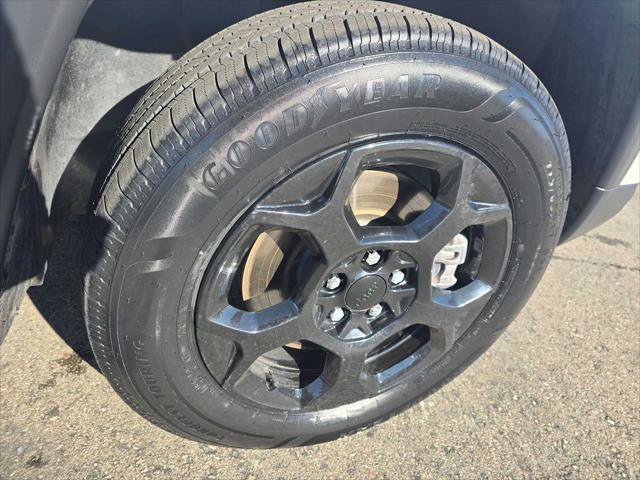 Used 2023 Jeep Compass Trailhawk image 9