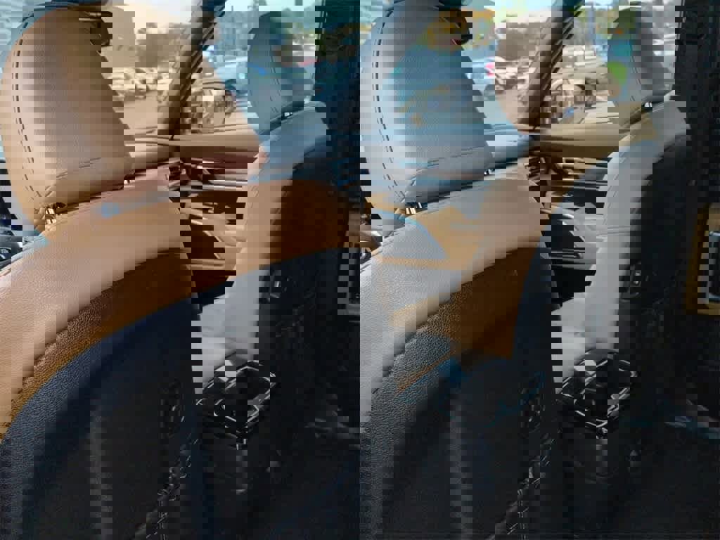 Used 2020 Kia Telluride SX w/ Towing Package image 19