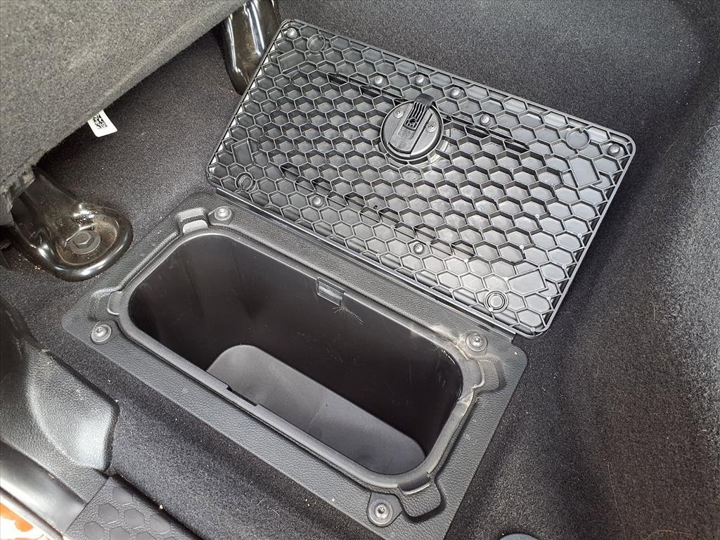 Used 2024 RAM 2500 Big Horn w/ Bed Utility Group image 29