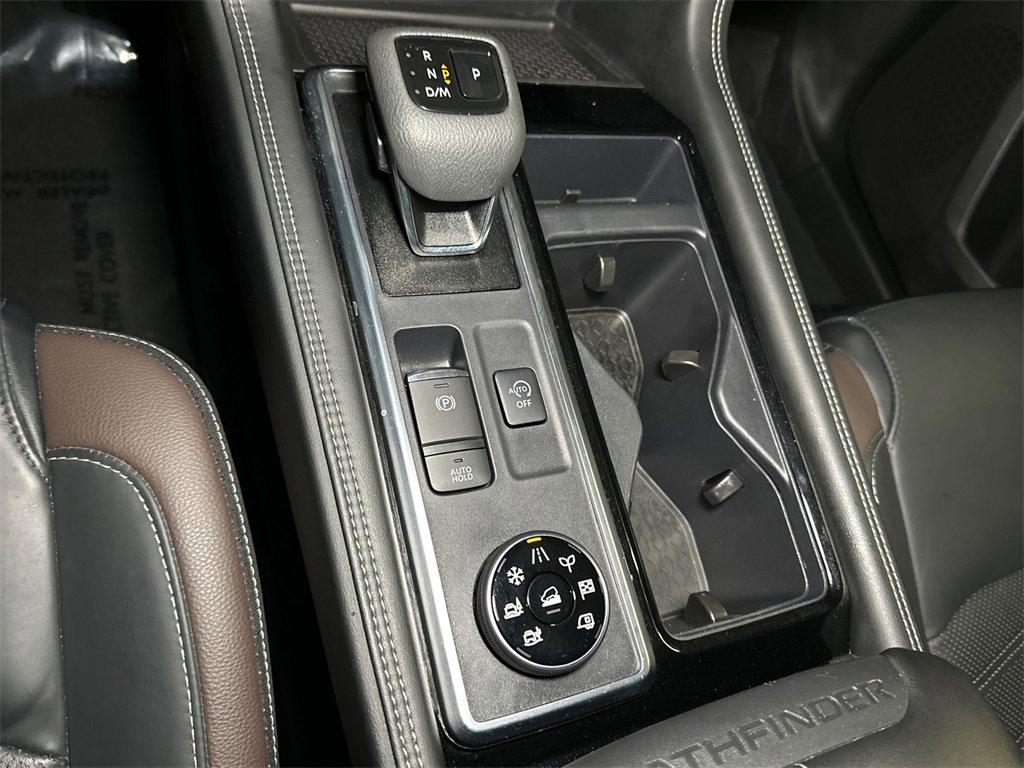 Used 2023 Nissan Pathfinder Platinum image 24