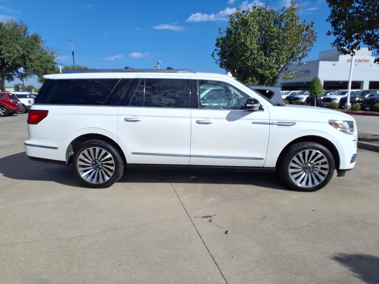 Used 2021 Lincoln Navigator L Reserve w/ Luxury Package AWD/4WD image 10