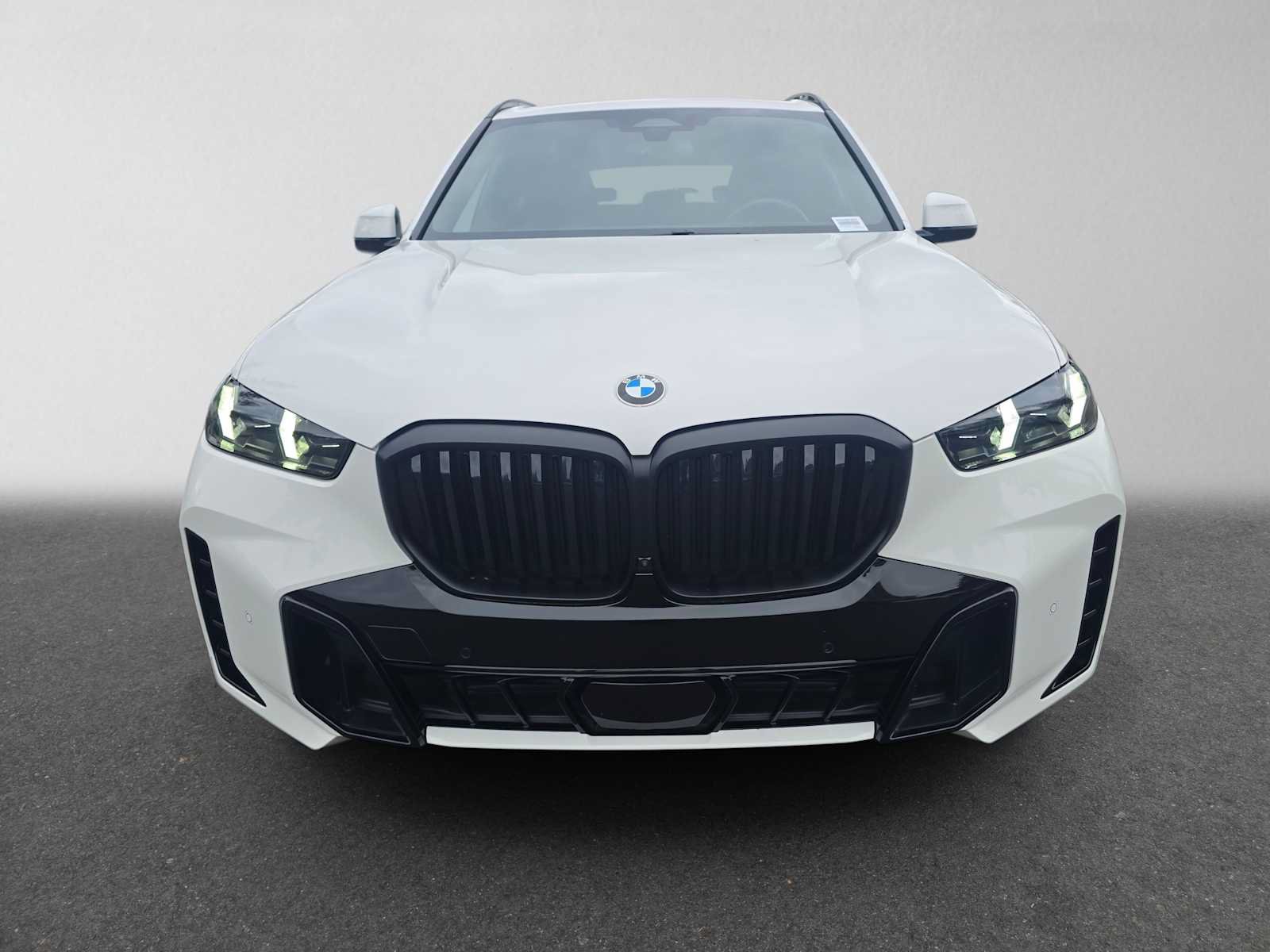 Used 2024 BMW X5 xDrive40i w/ M Sport Package AWD/4WD image 8