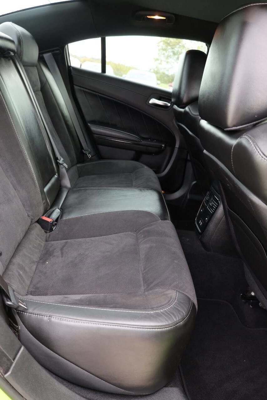 Used 2019 Dodge Charger R/T w/ Plus Group RWD image 16