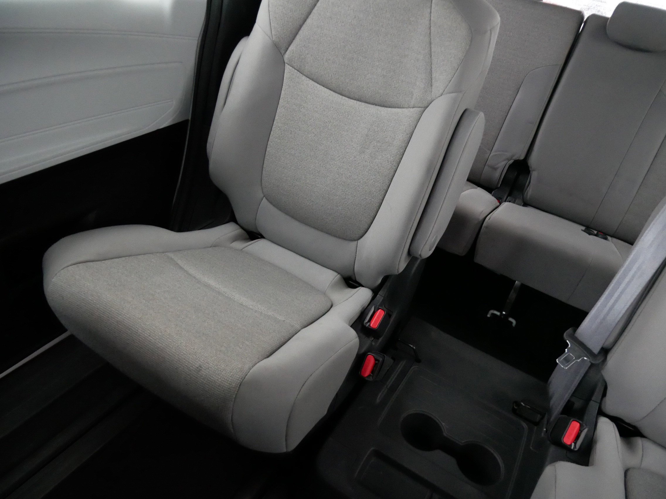 Certified 2025 Toyota Sienna LE image 12