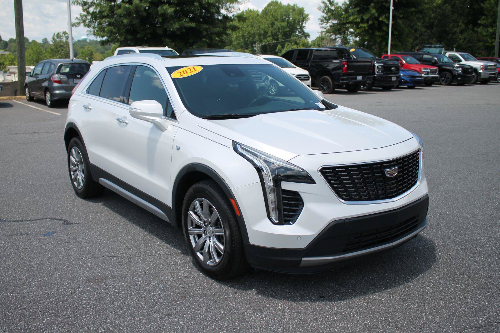 Used 2021 Cadillac XT4 Premium Luxury AWD/4WD image 2