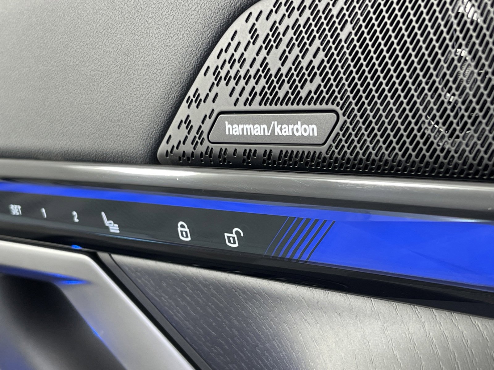 New 2024 BMW i5 eDrive40i w/ Premium Package image 22