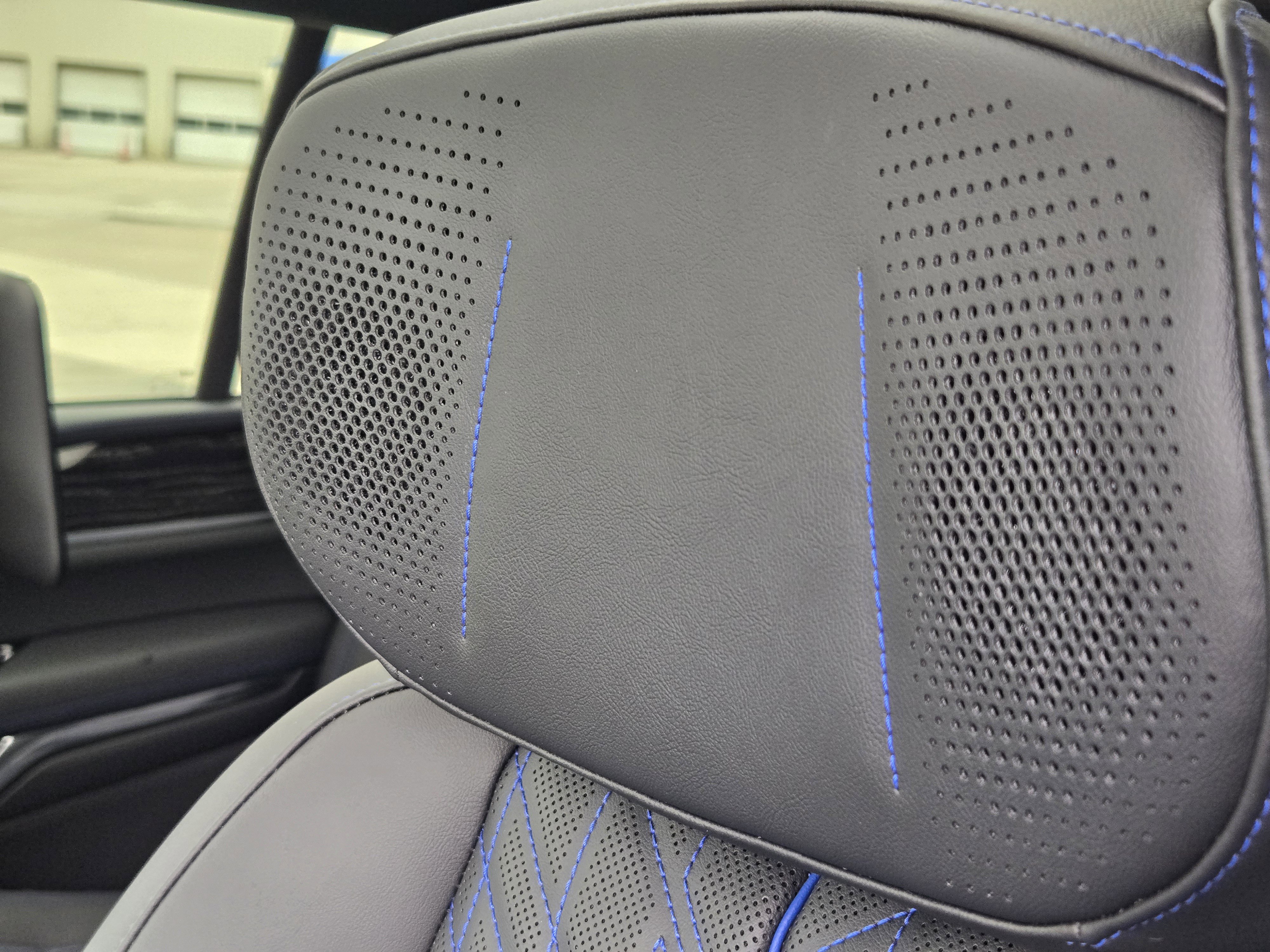 New 2026 Cadillac Escalade IQL Sport 1 w/ LPO, ONYX Package image 18