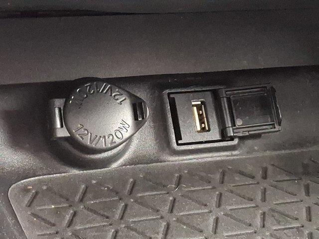 Used 2022 Toyota RAV4 XLE Premium image 24