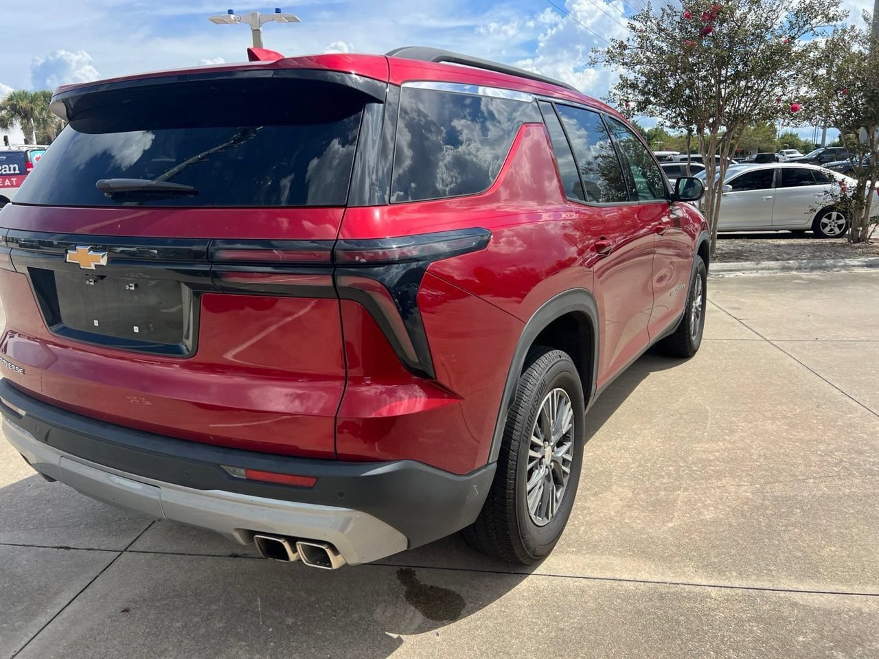 Used 2026 Chevrolet Traverse LT FWD image 5