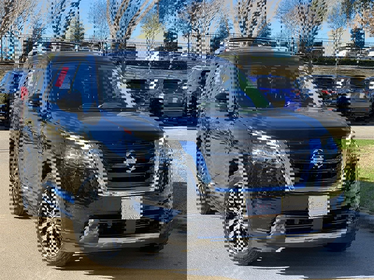 Certified 2023 Nissan Pathfinder Platinum image 2