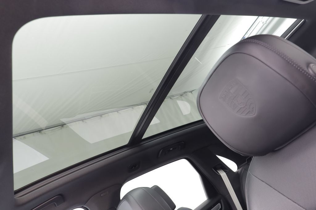 Used 2022 Porsche Cayenne Platinum Edition AWD/4WD image 14