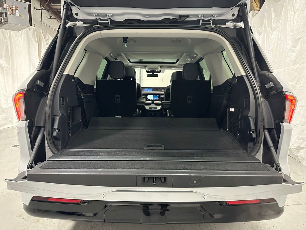 Used 2025 Lincoln Navigator Reserve image 55