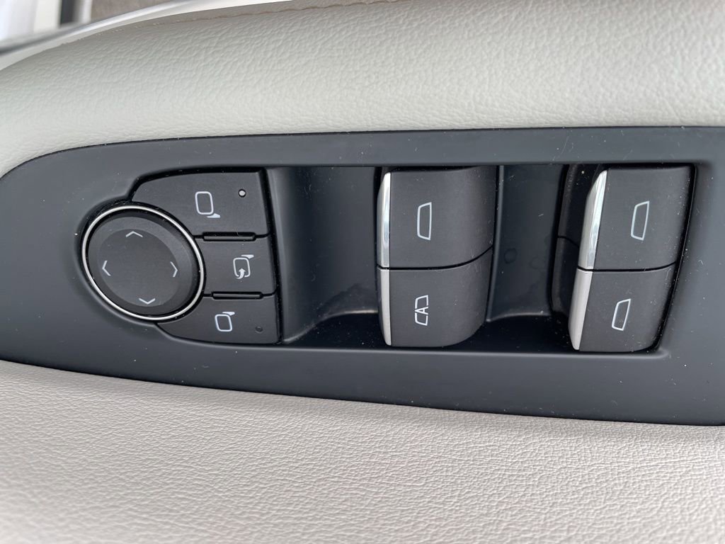 Used 2025 Buick Enclave Avenir w/ Super Cruise Package image 15