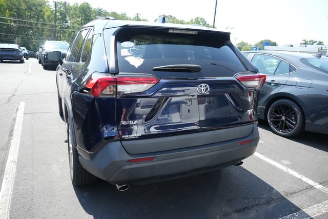 Used 2020 Toyota RAV4 XLE Premium FWD image 10