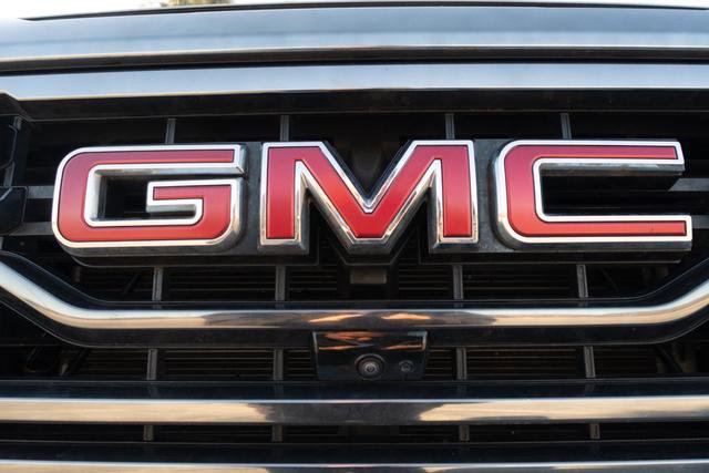 Used 2024 GMC Sierra 1500 AT4 w/ Technology Package image 48