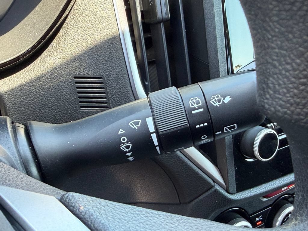 Used 2023 Subaru Crosstrek 2.0i AWD/4WD image 32