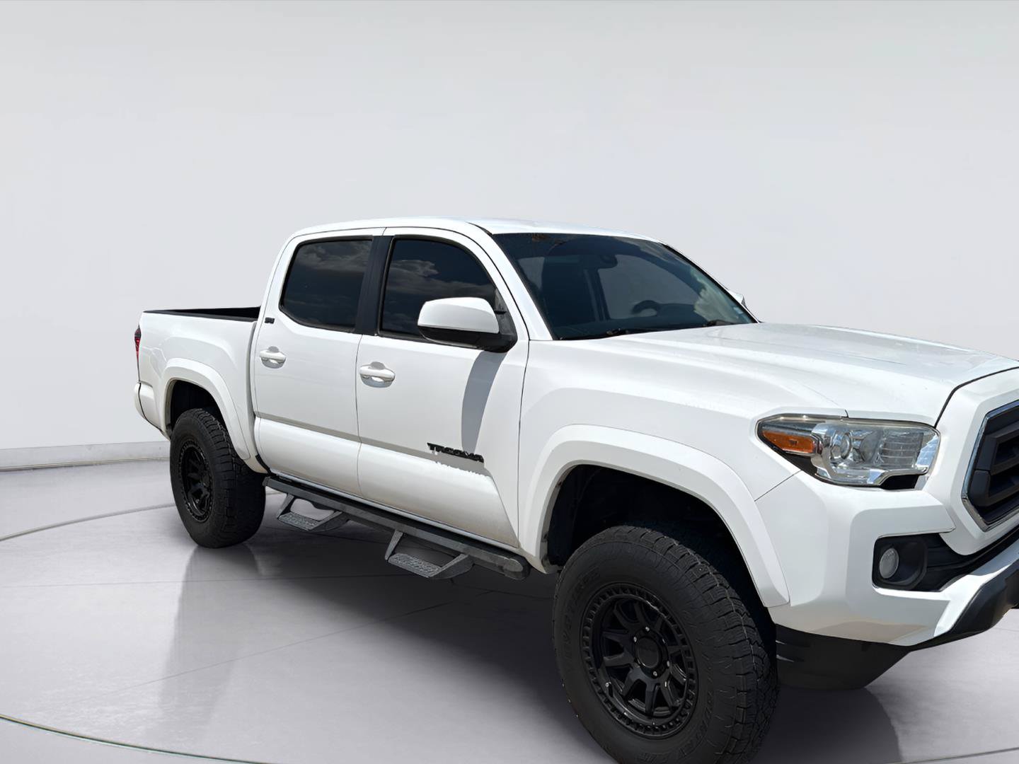Used 2020 Toyota Tacoma SR5 w/ SR5 Appearance Package (SM) RWD image 5