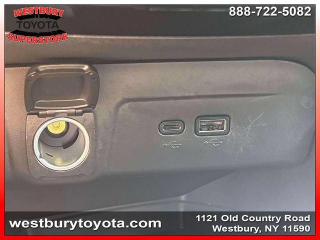 Used 2026 Chevrolet Trax RS w/ Sunroof Package FWD image 32