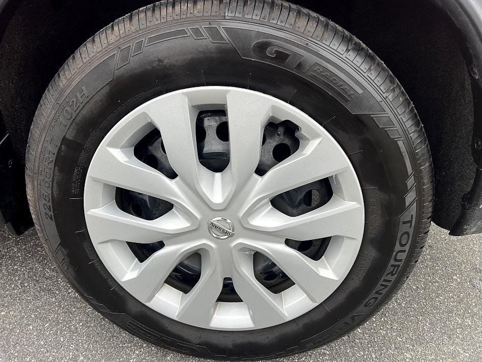 Used 2017 Nissan Rogue S image 10