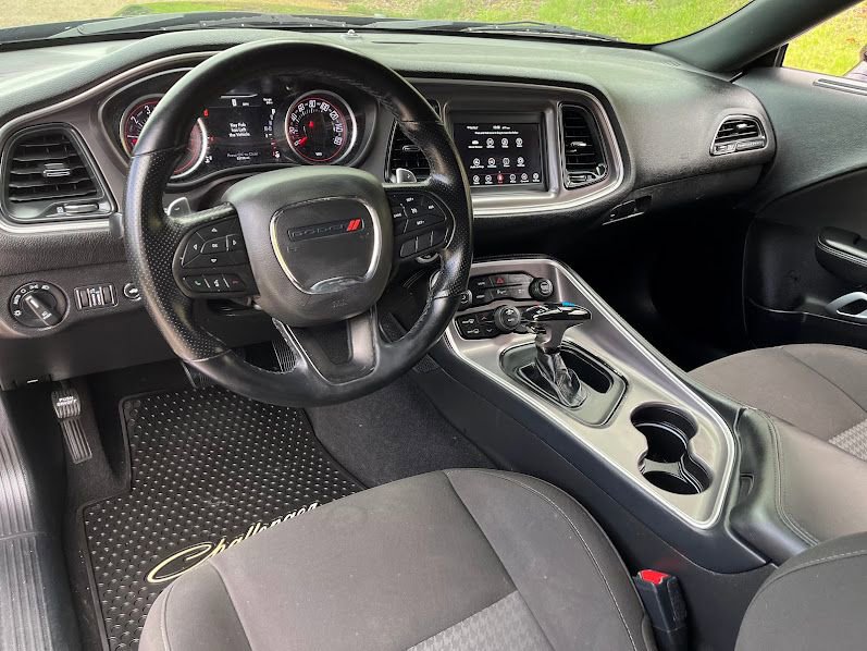 Used 2022 Dodge Challenger R/T RWD image 10