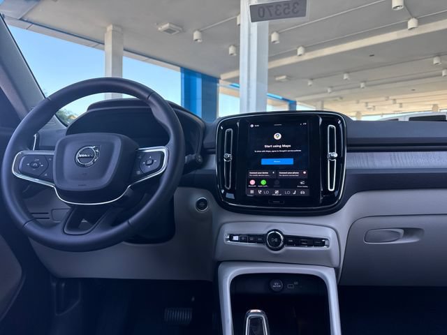 Used 2025 Volvo XC40 B5 Ultra w/ Climate Package AWD/4WD image 12
