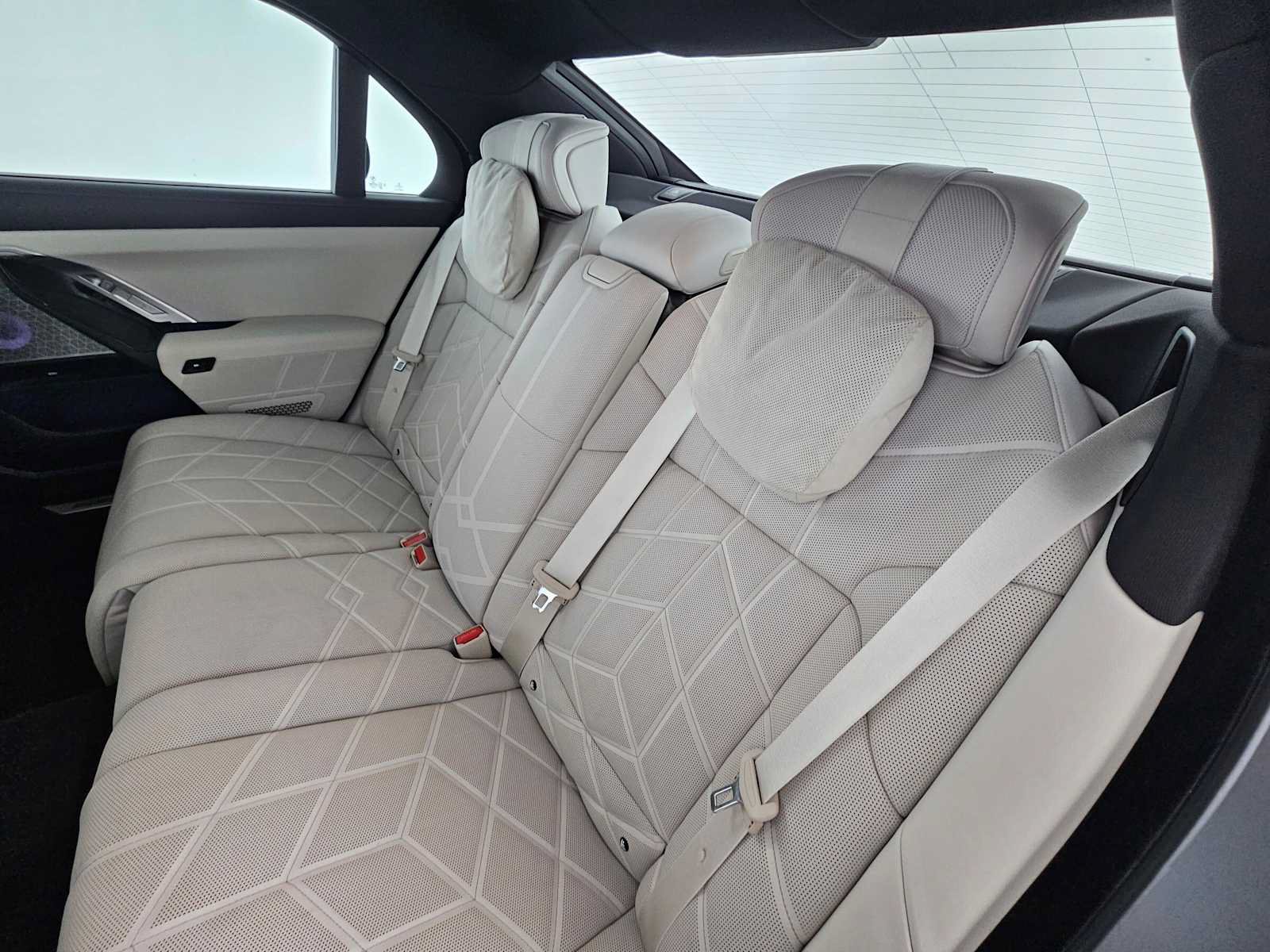 Used 2023 BMW 760i xDrive AWD/4WD image 17