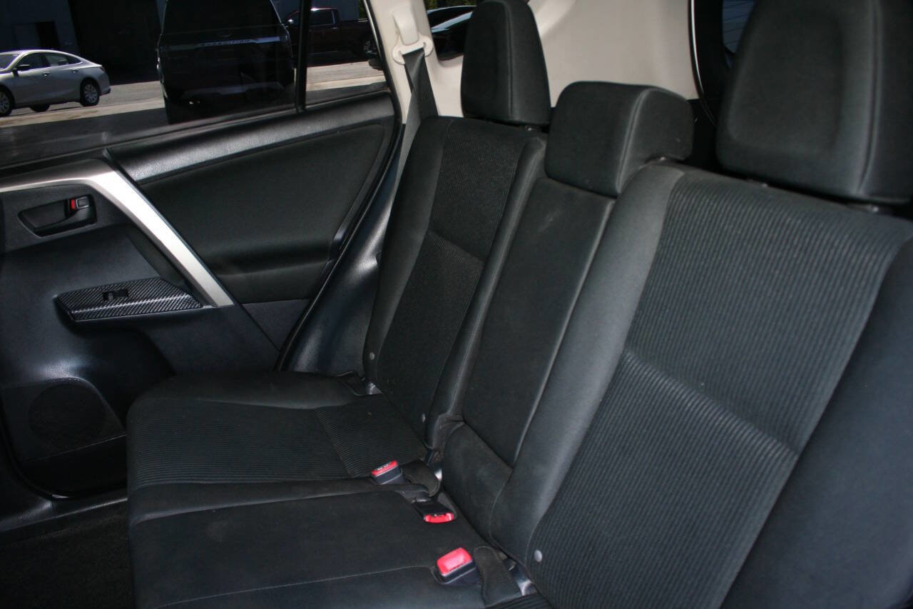 Used 2014 Toyota RAV4 LE AWD/4WD image 28