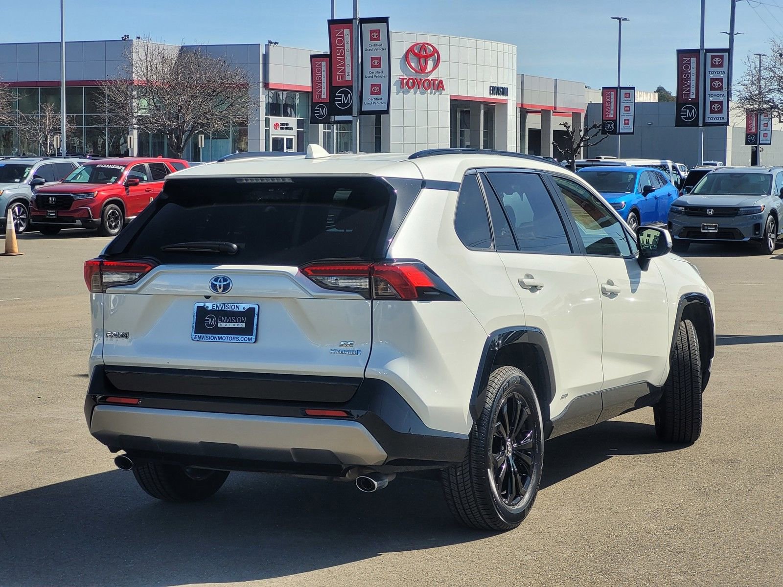 Used 2022 Toyota RAV4 SE w/ Convenience Package image 5