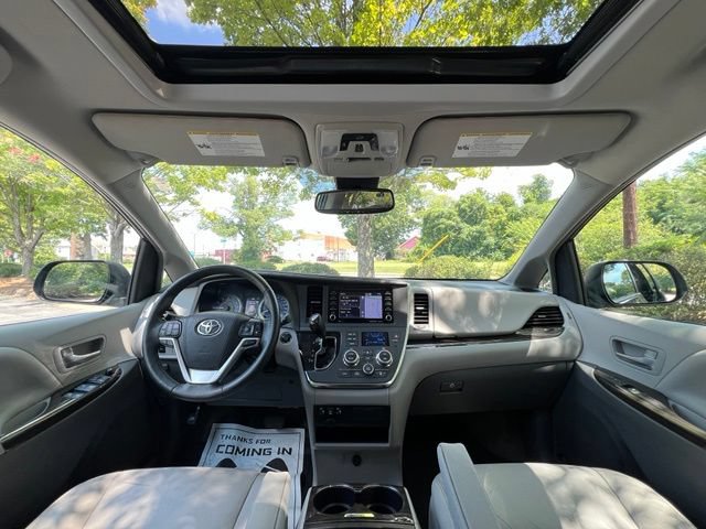Used 2018 Toyota Sienna XLE w/ XLE Navigation Package AWD/4WD image 25