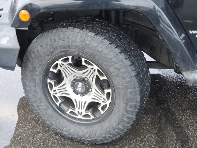 Used 2013 Jeep Wrangler Unlimited Sahara image 21