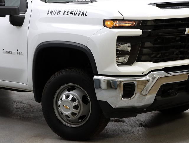 Used 2024 Chevrolet Silverado 3500 W/T w/ WT Convenience Package image 3