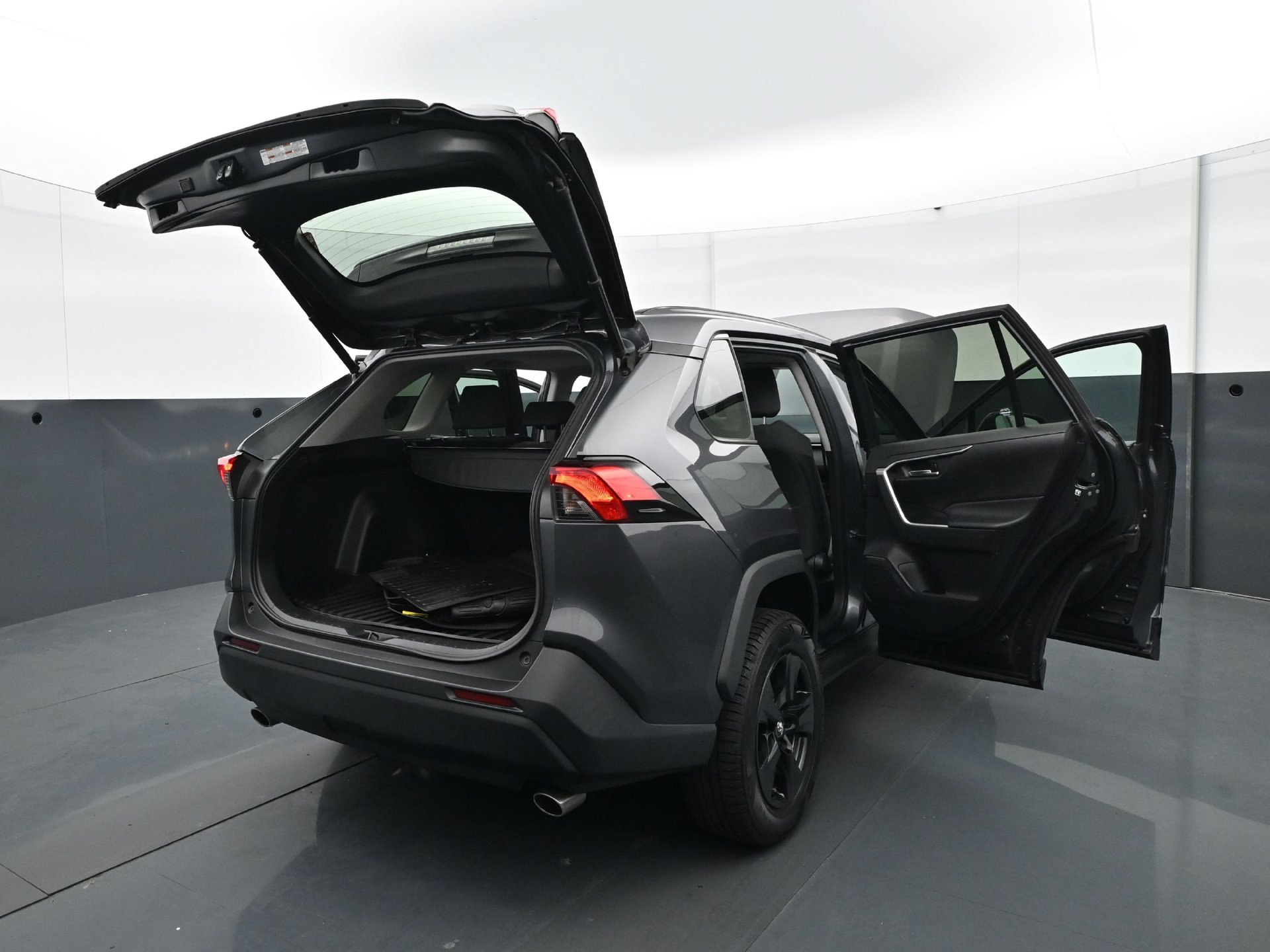 Used 2020 Toyota RAV4 XLE w/ Convenience Package AWD/4WD image 35