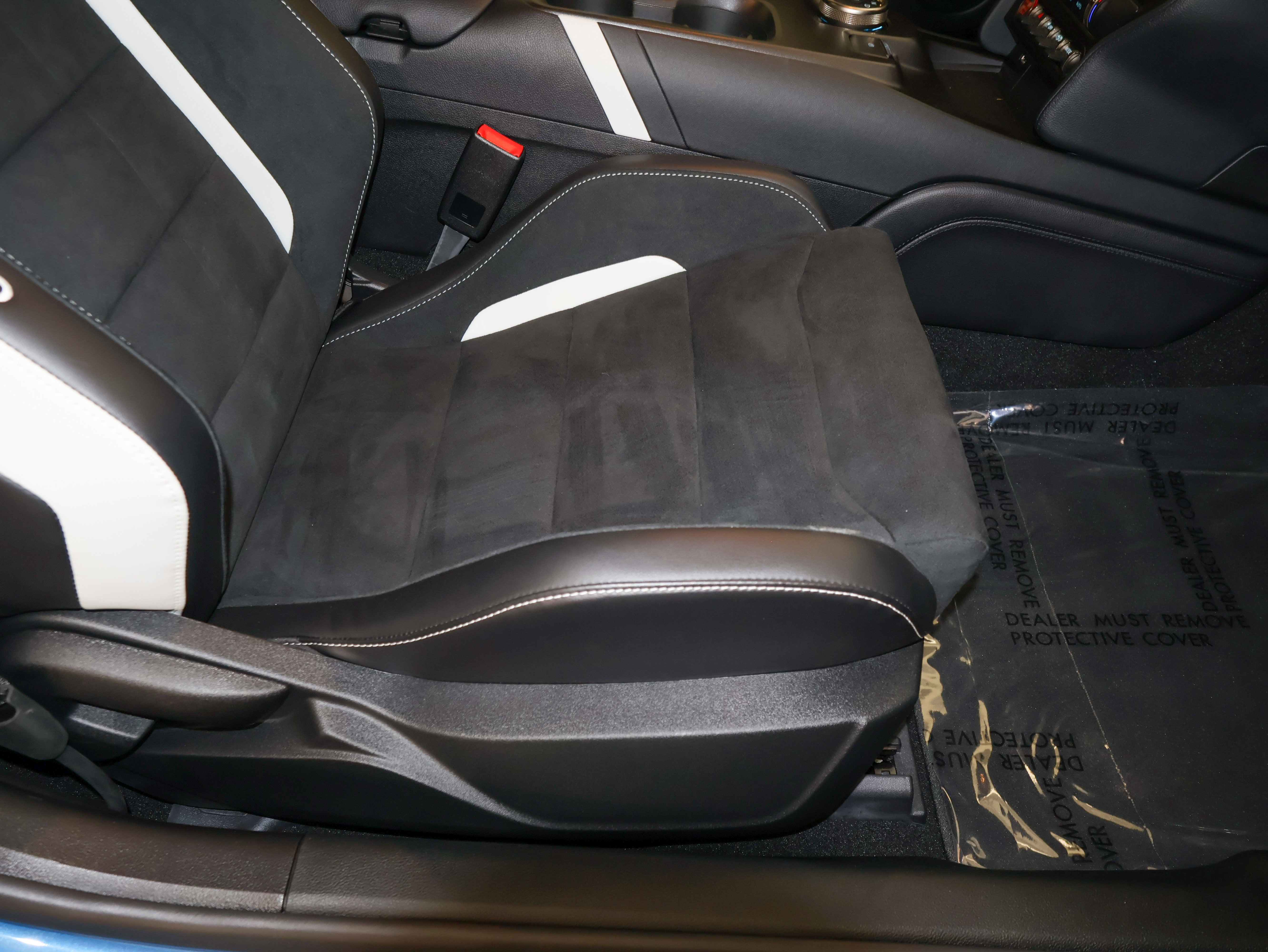 Used 2020 Ford Mustang Shelby GT500 w/ Carbon Fiber Track Pack RWD image 59