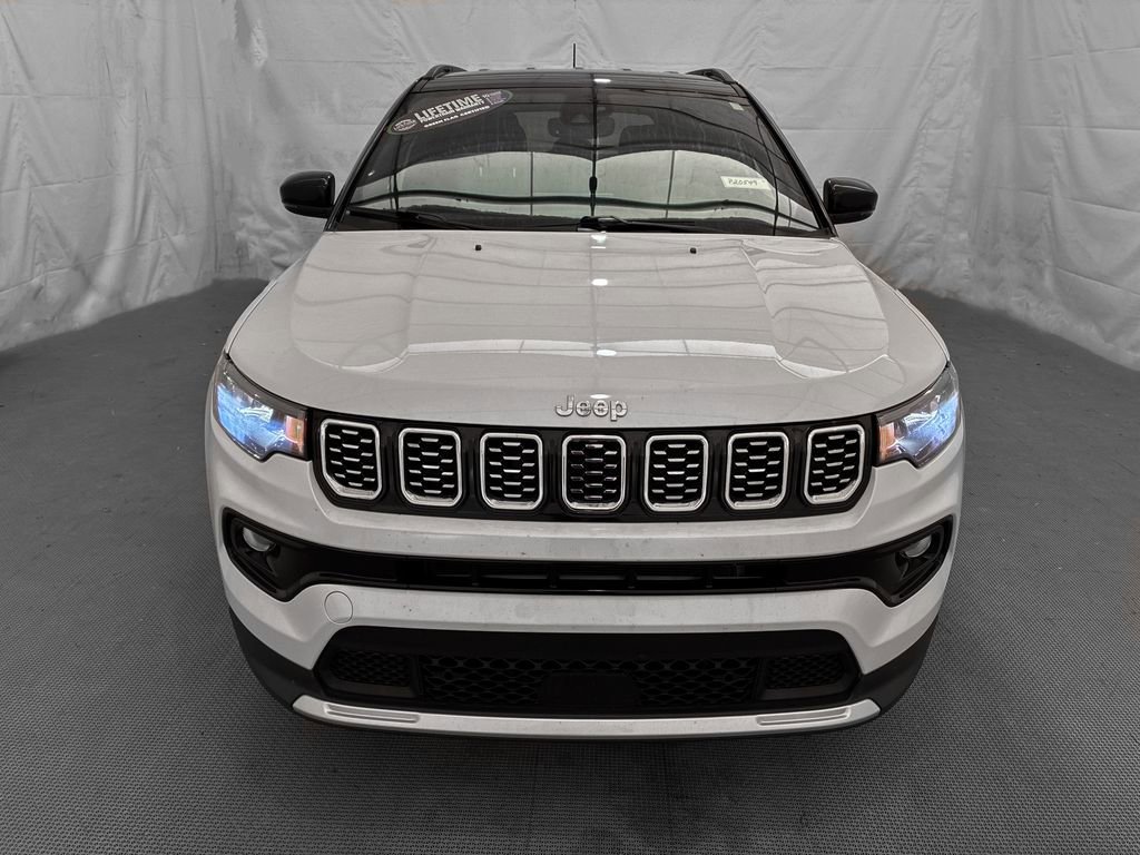 Used 2025 Jeep Compass Limited AWD/4WD image 2